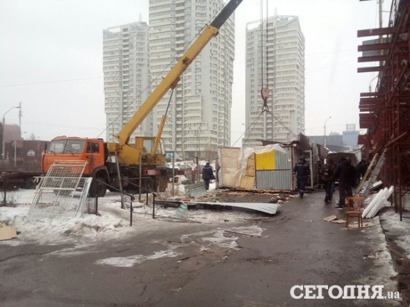 На просп. Победы сносят киоски