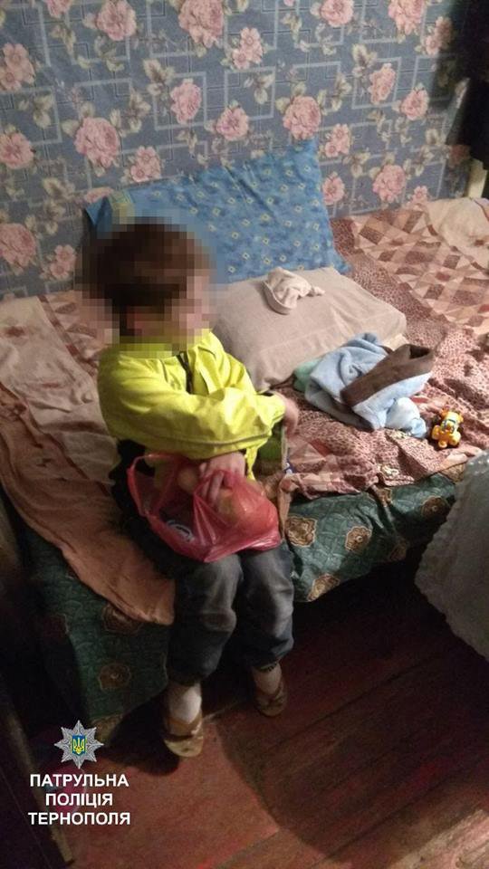 Ребёнок прожил один без еды Ребёнок прожил один без еды