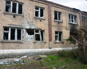 siski-pornushki-odinokie-zhenshini-zhelayut-seksa-kelmentsi-devushki-shalavi-menyayutsya