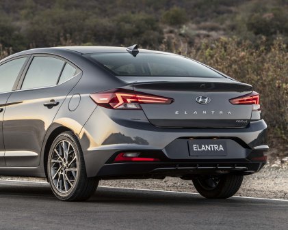  Hyundai Elantra 2019  
