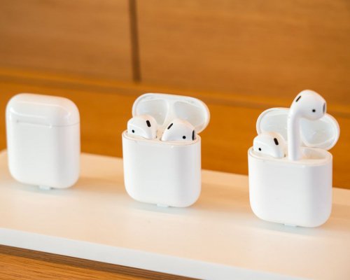  Apple   AirPods