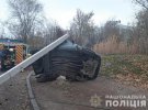 Водитель легковушки не справился с управлением и влетел в электроопору