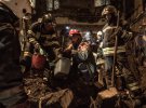 Колледж экономики, права и гостинично-ресторанного бизнеса загорелся в Одессе 4 декабря прошлого года. В помещении было около 400 человек. Большинство успели выбежать на улицу. Некоторые прыгал из окон здания. 16 человек погибли