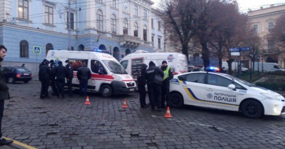 Аварія сталася на вул. Головна, біля будівлі міської ради