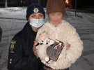 Поліцейські розшукали 6-річну Аліну із Ніжина, яка разом із рідною тіткою та її співмешканцем поїхала в Київ і зникла
