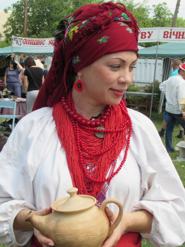 Етнографиня Олена Щербань шукає старовинні рецепти борщу