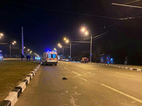 В Харькове на проспекте Гагарина водитель Audi A4 сбил мужчину на переходе. Пешеход погиб на месте