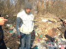 Вандал пошкодив родинні склепи та надгробні плити на Микулинецькому кладовищі