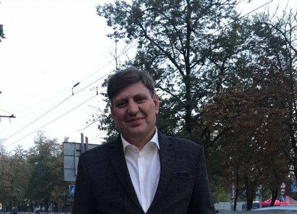 Василь впевнений, що українці зможуть виїхати і без паспортів.
