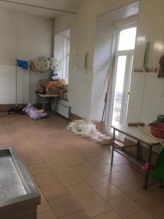 У мережі поширили жахаючі фото з харківського моргу в центрі міста