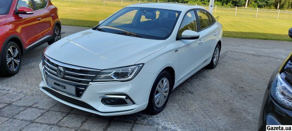 Седан MG 5 коштуватиме від 13,5 тис. доларів