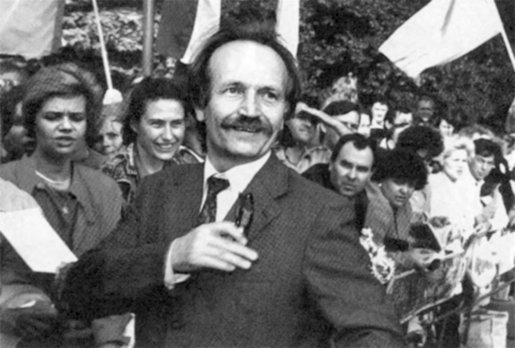 В'ячеслав Чорновіл в день ухвалення Декларації про державний суверенітет   - 16 липня 1990 року