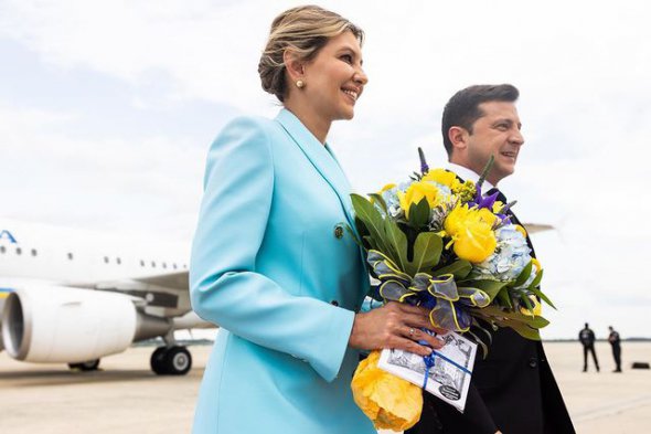 Первая леди Елена Зеленская сверкнула трендовым нарядом