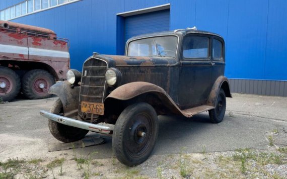 На Київщині в сараї знайшли німецький автомобіль 1935 року випуску