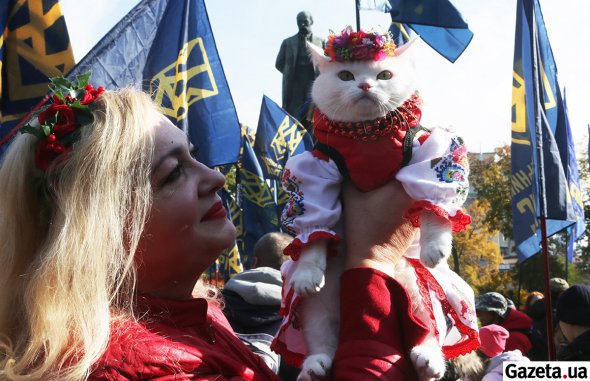 Некоторые из участников марша, приходили на событие с домашними любимцами. Их наряжали в украинском стиле