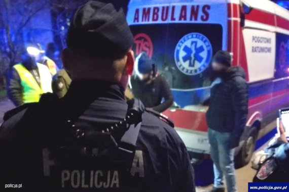 У Польщі 9 листопада  поліція затримала «швидку»,  набиту нелегальними    мігрантами. Усього - 18 іноземців невідомого громадянства