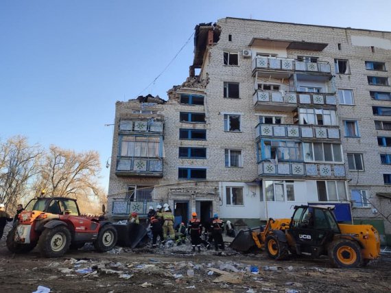 В Новой Одессе под завалами дома обнаружили женщину. Фото: ГСЧС