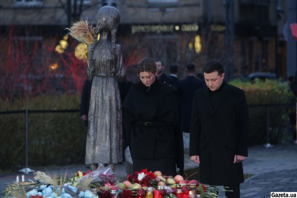 Президент Владимир Зеленский с женой Еленой тоже почтили память замученных искусственным голодом украинцев