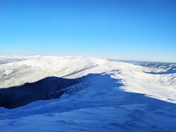 На горе Поп Иван Черногорский в субботу температура воздуха -16 градусов