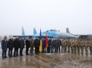 Первый вице-спикер Александр Корниенко с военными на авиабазе "Озерное", что в Житомирской области.
