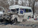 Під Черніговом зіткнулися маршрутка і вантажівка. 13 загиблих, ще семеро людей у лікарні