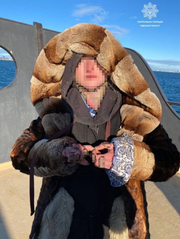 В Одессе возле морвокзала 25-летняя женщина угнала яхту и шла на ней в Николаев