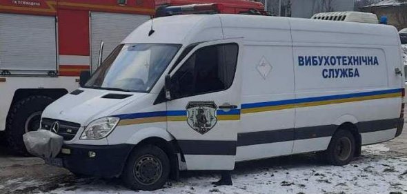 Повідомлення про мінування усіх шкіл Львова надійшло в поліцію від аноніма. Правоохоронці обстежують приміщення навчальних закладів та прилеглі території, евакуюють учнів та педагогів