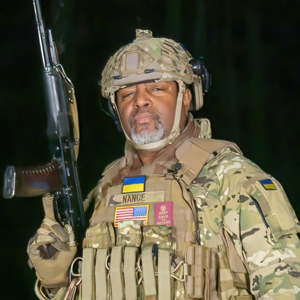 Малкольм Ненсі - народився 20 вересня 1961 року у Філадельфії, США. Почав працювати у сфері цивільної розвідки, досліджував історію СРСР та розвідку в КДБ. Вивчав близькосхідний тероризм та країн-сусідів Росії. Служив у ВМС США 20 років із 1981 по 2001 рік, отримавши кілька бойових нагород. Брав участь у численних контртерористичних, розвідувальних та бойових операціях. Здобув досвід у галузі розвідки та боротьби з тероризмом. Був інструктором з виживання, опору та втечі (SERE) у військовий та мирний час, навчав пілотів ВМФ і морської піхоти, а також екіпажі, як вижити військовополоненим. Коментує для ЗМІ США. У 2018 році опублікував книгу «Змова з метою знищення демократії: як Путін та його шпигуни підривають Америку та руйнують Захід». У 2019 році «Змова, щоб зрадити Америку: як команда Трампа прийняла наших ворогів, поставила під загрозу безпеку і як можемо це виправити». У 2014 році заснував аналітичний центр «Проєкт асиметрії терору зі стратегії, тактики та радикальних ідеологій» TAPSTRI