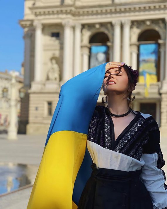 Співачка Оля Цибульська повідомила, що серед постраждалих внаслідок ракетного удару по Вінниці 14 липня є член її команди