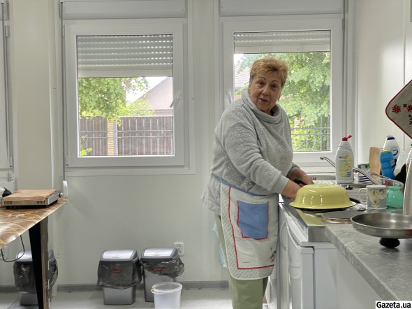Валентина Карасьова працює вчителькою у місцевій школі