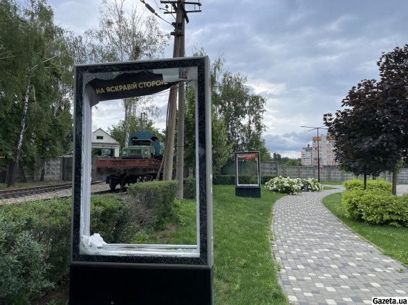 Буча повертається до життя після окупації. За 3,5 місяці вулиці міста прибрали від наслідків російської навали