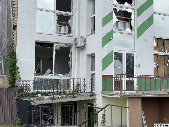 Росіяни увійшли в Бучу 27 лютого. Вони не змогли прорвати оборону столиці, тому намагалися укріпитися в місті