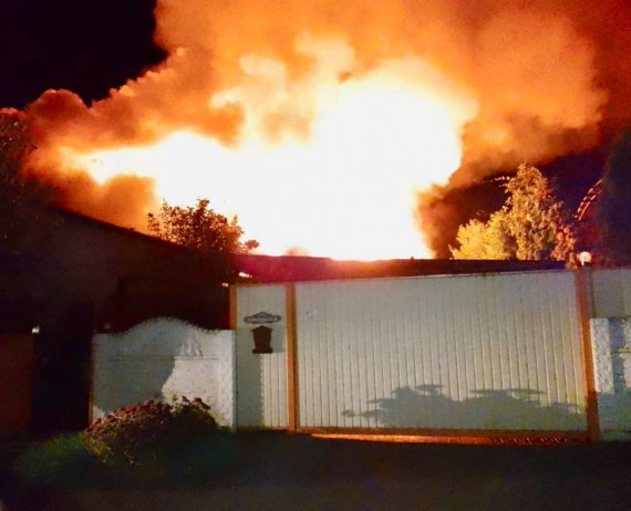 Росіяни усю ніч били по  Нікопольщині з реактивних систем залпового вогню та важкої артилерії