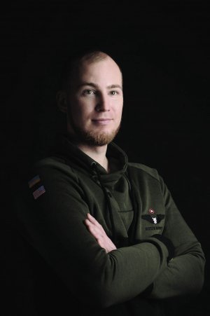 Ігор БІГУН, 31 рік, історик. Народився 16 листопада 1990-го в Києві. Батько – інженер-електронник, мати – головна бухгалтерка на підприємстві. Закінчив Києво-Могилянську академію. Працював у Центрі досліджень визвольного руху, редактором сайту ”Історична правда”. Брав участь у створенні ”Інтерактивної карти мережі ОУН”, що діє на сайті ”Тексти”. Співавтор проєкту ”Війна і міф. Українська Друга світова”, який розробляли при Українському інституті національної пам’яті. Веде групу ”Український визвольний рух – ОУН і УПА” у фейсбуку. Улюблений письменник – Іван Багряний. Слухає важкий рок, подобається гурт ”Жадан і собаки”. Полюбляє солодощі. Неодружений. Живе в Києві