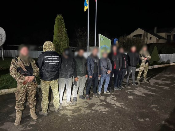 Упродовж минулої доби прикордонники Мукачівського загону затримали сімох чоловіків, які планували незаконно перетнути державний кордон України