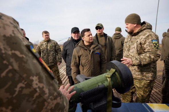 С главнокомандующим Вооруженными силами Украины Валерием Залужным на военных учениях. Рядом – противотанковый комплекс NLAW.