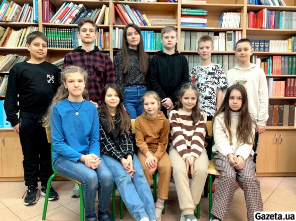 Українські діти, що опинилися в Польщі через напад Росії, дуже сумують за домом. Їх життя назавжди змінила війна