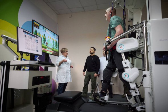 Володимир Зеленський відвідав Центр реабілітаційної медицини в Полтаві