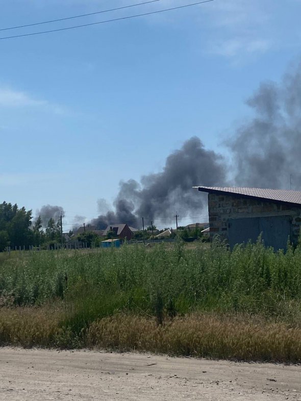 Дим після вибуху у Генічеську