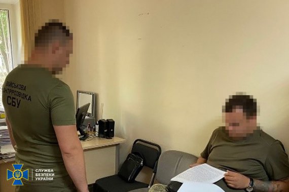 СБУ затримала на Одещині військового бухгалтера, який привласнив понад 10 млн грн морпіхів