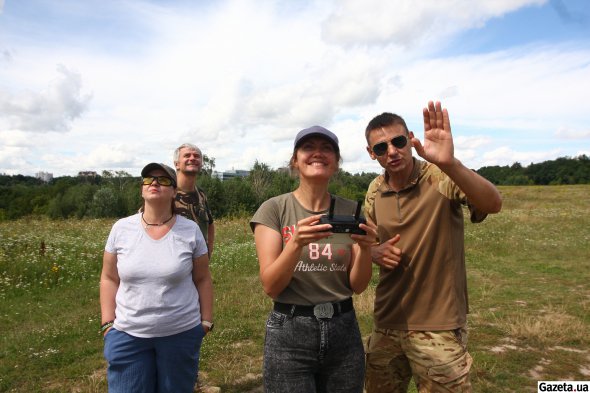 Це перша у світі школа дронів, де навчають саме жінок