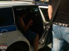 Атовець попросив чоловіка зняти футболку з Путіним. А потім її порвав і спалив