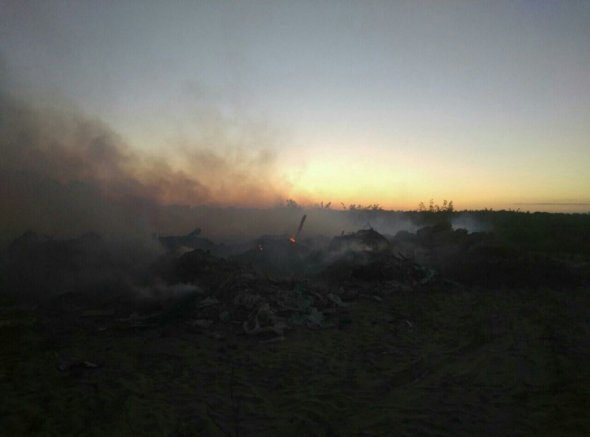Під Броварами загорілося несанкціоноване сміттєзвалище, ліквідація пожежі триває