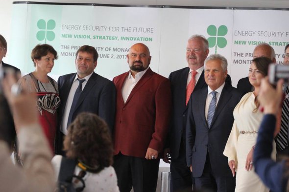 Віце-прем'єр Кістіон пояснив, що робив на форумі у Монако