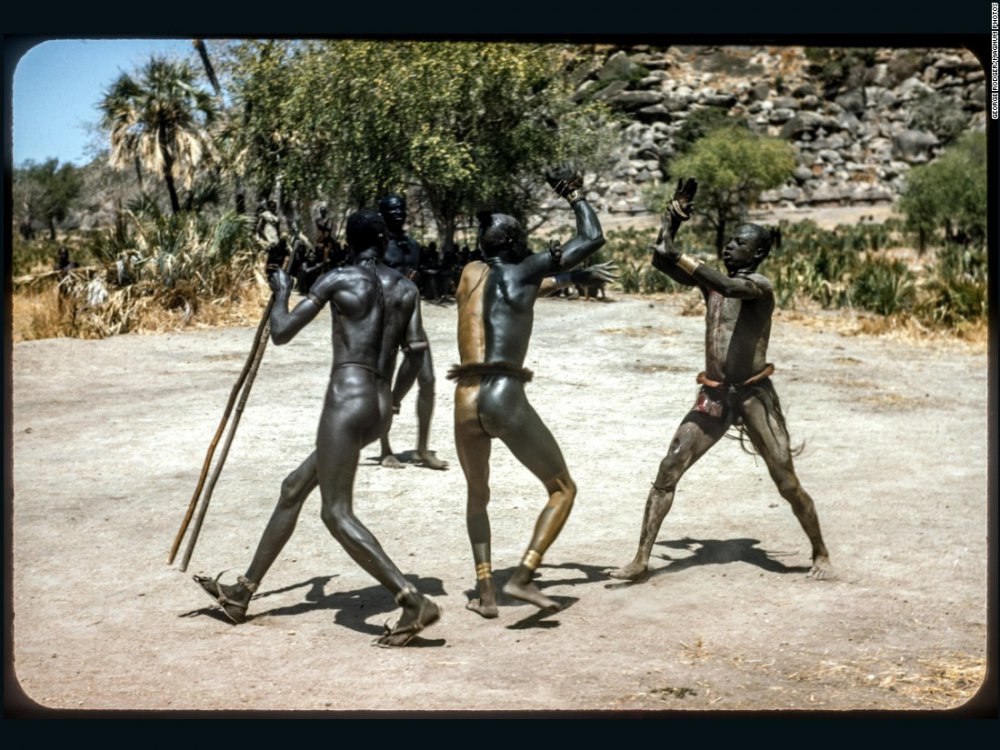 Показали удивительные фото африканских племен середины ХХ века Показали удивительные фото африканских племен середины ХХ века