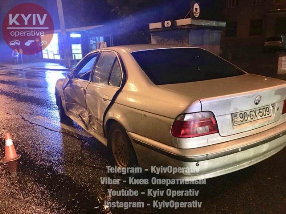 Водій ВАЗ протаранив авто туристів з Азербайджану