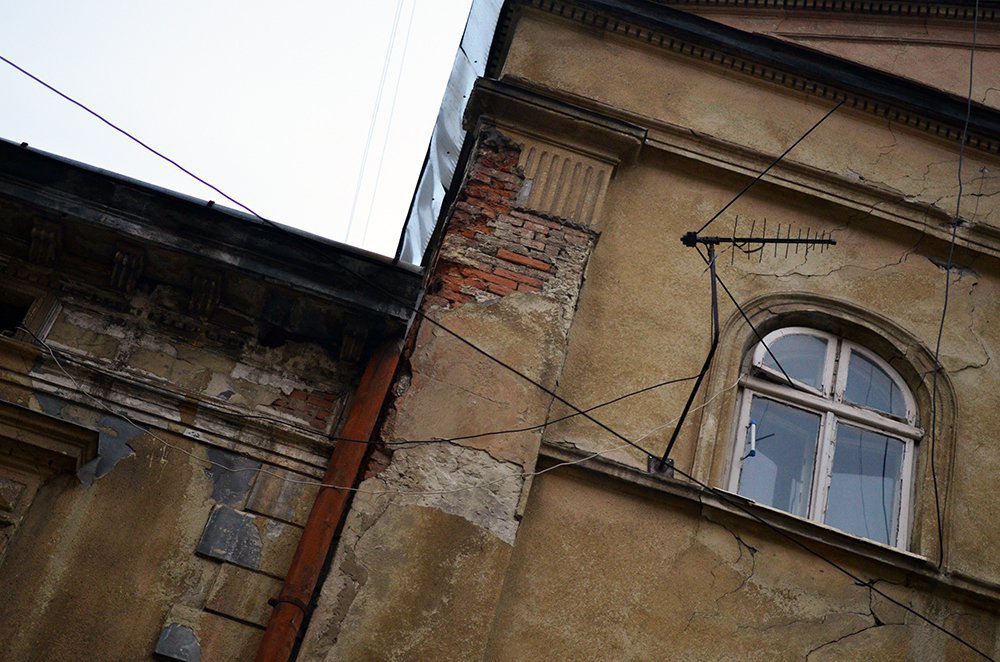 8-річна дівчинка, на яку впала бетонна стіна в Добропіллі, померла, - поліція - Цензор.НЕТ 2328