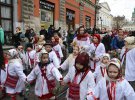 Действо началось с традиционной рождественской шествия по центру города