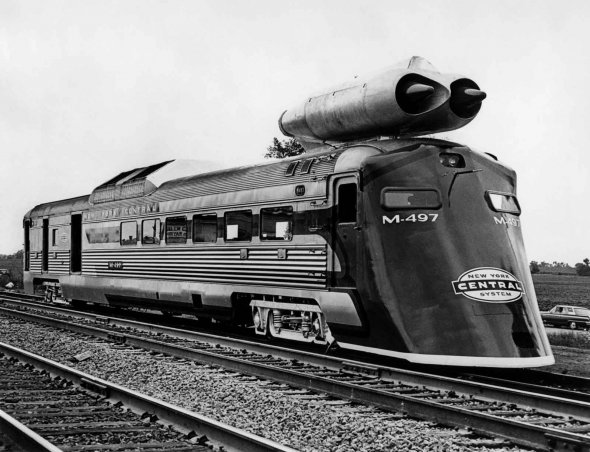Реактивний поїзд «Чорний Жук» встановив рекорд швидкості - 295 км/год, який залишався непобитим протягом 40 років.