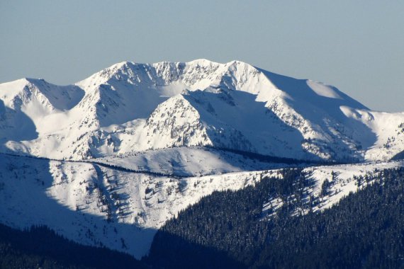 Прикарпатський гірський рятувальник Василь Фіцак робить неймовірні світлини засніжених Карпат